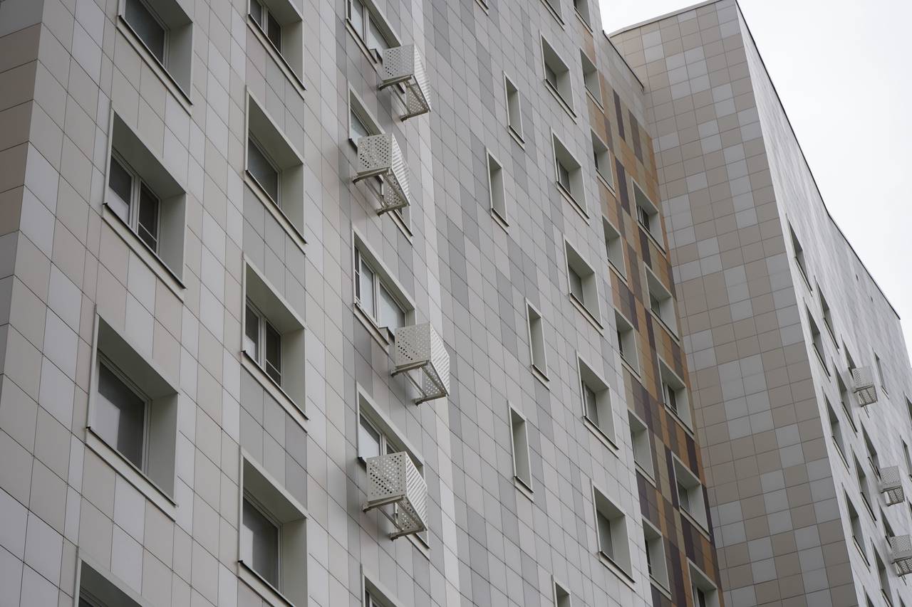 Исполняющий обязанности главы управы провел обход. Фото: Анна Быкова, «Вечерняя Москва»