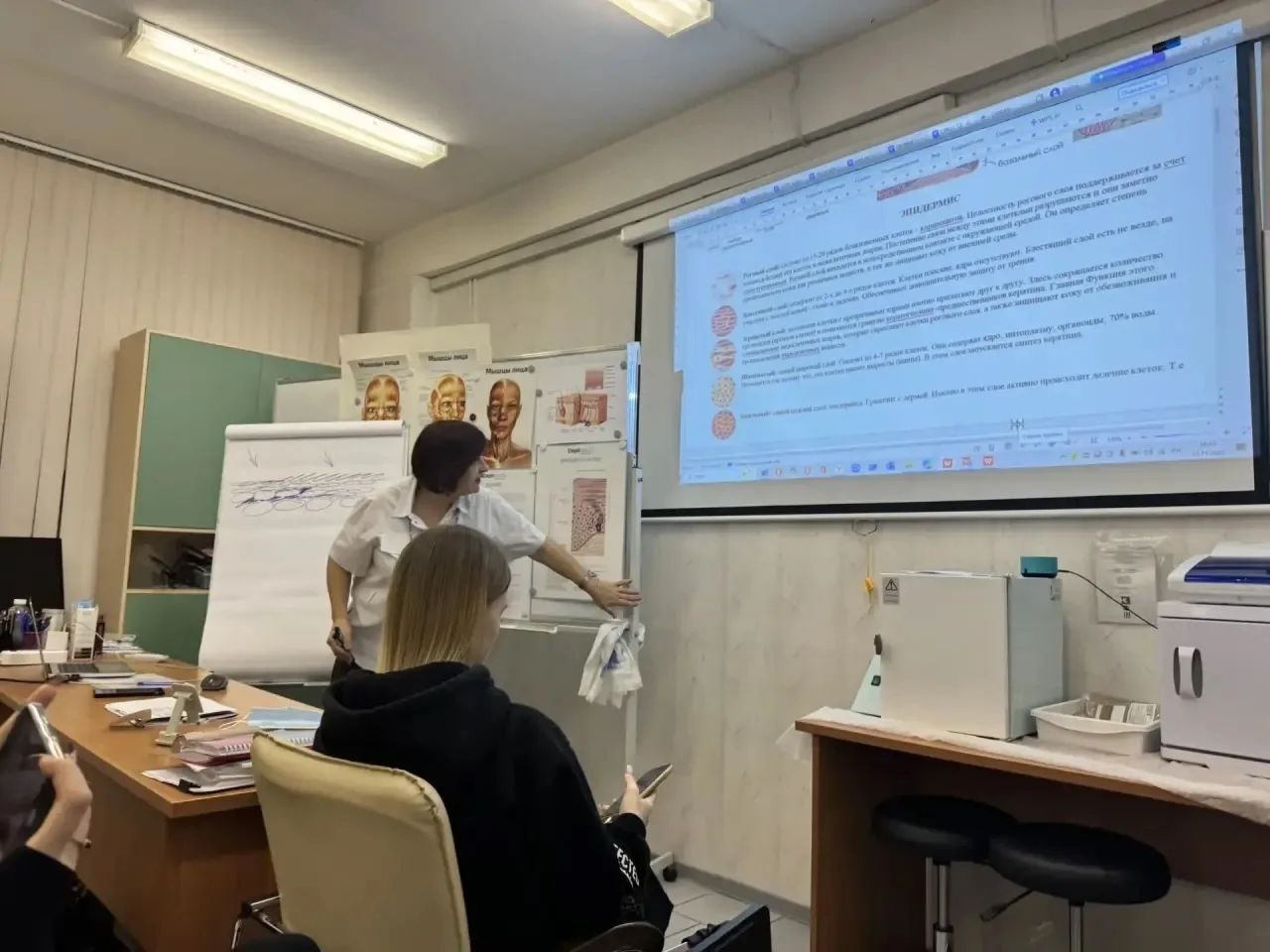 Девятиклассники школы №1450 «Олимп» участвуют в городском проекте «Профессиональное обучение без границ». Фото: страница школы №1450 «Олимп» 