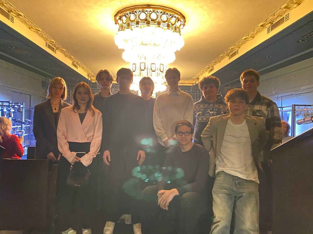 Одиннадцатиклассники школы №1580 посетили театр и изучили литературные места Москвы. Фото: страница Бауманской инженерной школы №1580 в социальных сетях